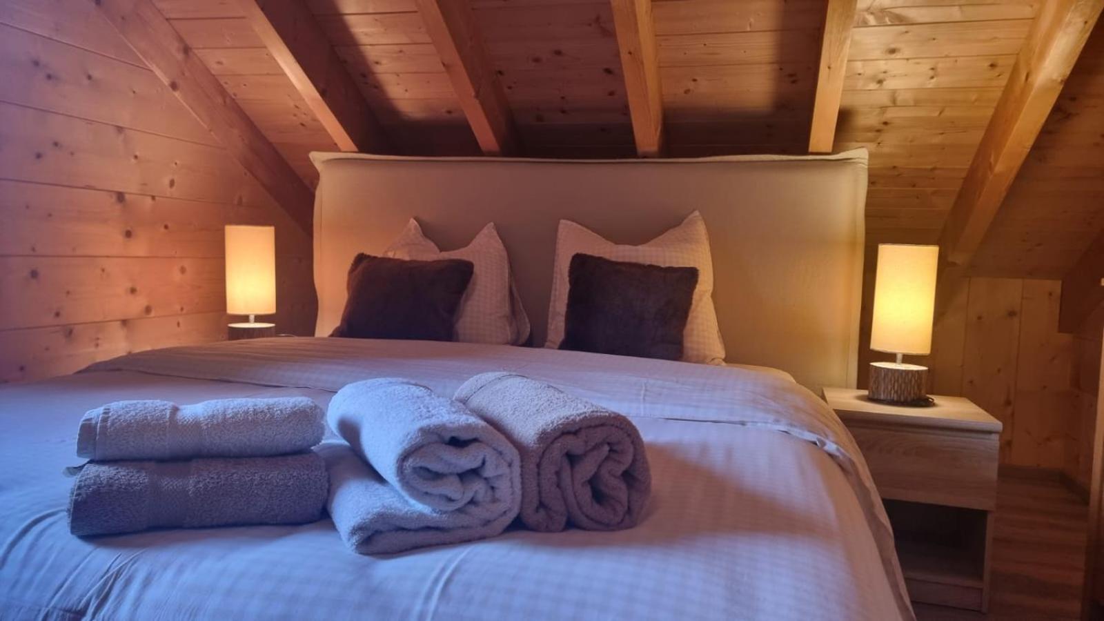 Le Chalet Du Pere Michel, Jacuzzi, Sauna, Jardin Ла-Бресс Экстерьер фото